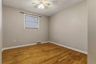 299 Hansen Ave, Ellwood City, PA 16117 - Photo 27