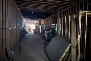 404 Clay Ave, Jeannette, PA 15644 - Photo 3