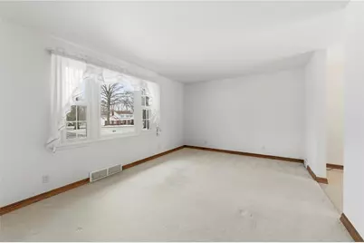 411 Kerry Dr, Butler, PA 16001 - Photo 7