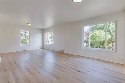 533 Center Hill Rd, Pittsburgh, PA 15239 - Photo 5