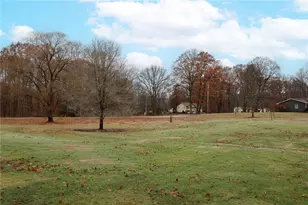 470 N Liberty Rd, Liberty Township, PA 16127 - Photo 21