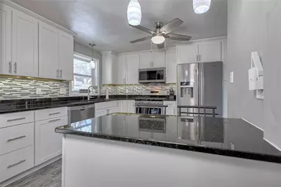 14114 Valley View Dr, White Oak, PA 15131 - Photo 11