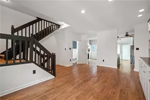 10098 Mansion Dr, Pittsburgh, PA 15044 - Photo 3