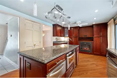 1238 Regency Dr, Pittsburgh, PA 15237 - Photo 3