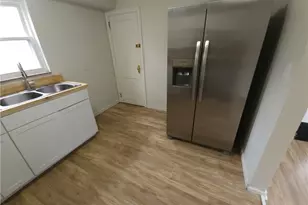 1219 Circle Dr, Pittsburgh, PA 15221 - Photo 5