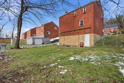 1219 Circle Dr, Pittsburgh, PA 15221 - Photo 29