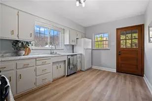 1061 Ohio Ave, Midland Boro, PA 15059 - Photo 7