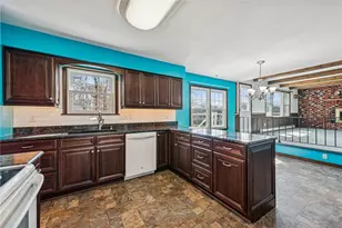 5130 Redwood Dr, White Township, PA 15701 - Photo 9