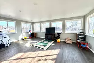 127 Hazel Ave, Ellwood City, PA 16117 - Photo 19