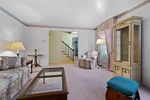 115 Lakeview Dr, Robinson Twp, PA 15136 - Photo 5