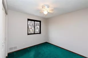 3195 Camberly Dr, Hampton, PA 15044 - Photo 9