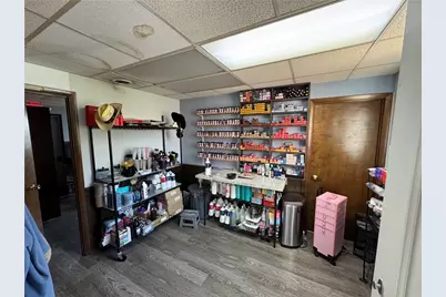 10320 Main Floor Perry Hwy, Pittsburgh, PA 15090 - Photo 17