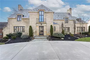 78 Hoodridge Dr, Pittsburgh, PA 15228 - Photo 1