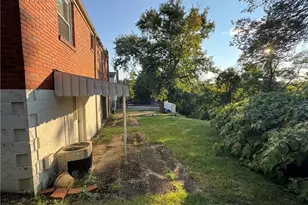 626 Ridgemont Dr, Pittsburgh, PA 15220 - Photo 17