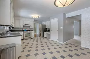 149 Crest View, Hempfield Township, PA 15601 - Photo 15