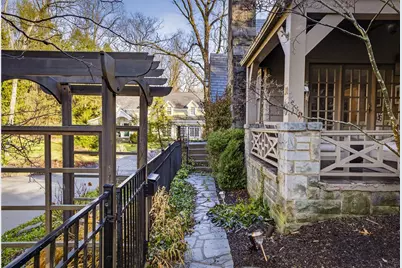 18 Forest Glen Dr, Pittsburgh, PA 15228 - Photo 5