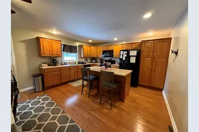 250 Kennedy Ave, East Vandergrift, PA 15642 - Photo 3