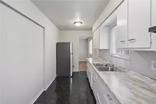 200 Moye Pl, Pittsburgh, PA 15210 - Photo 11