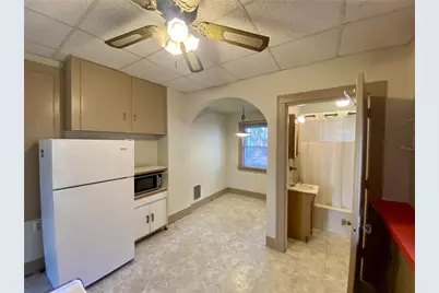 3 E Leasure, New Castle, PA 16105 - Photo 3