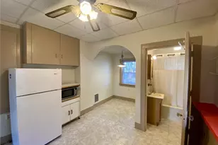 3 E Leasure, New Castle, PA 16105 - Photo 3