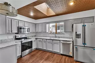 510 Franklin Ave, Vandergrift, PA 15690 - Photo 13