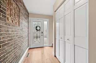 145 Woodshire Dr, Pittsburgh, PA 15215 - Photo 9