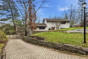 145 Woodshire Dr, Pittsburgh, PA 15215 - Photo 3