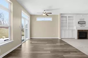 2046 Sir Patrick Dr, Cecil, PA 15057 - Photo 15