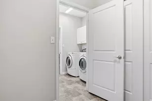 2046 Sir Patrick Dr, Cecil, PA 15057 - Photo 27