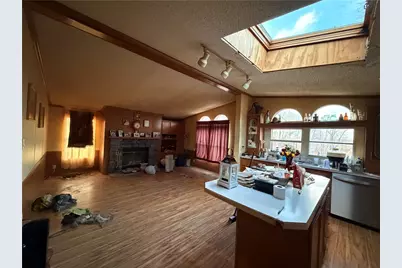 421 E Twin Ln, Clay Township, PA 16057 - Photo 5