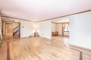 6077 Great Dane Dr, Bethel Park, PA 15102 - Photo 5