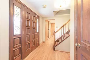 6077 Great Dane Dr, Bethel Park, PA 15102 - Photo 3