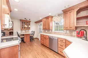 6077 Great Dane Dr, Bethel Park, PA 15102 - Photo 15