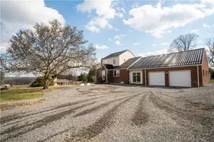 627 Tulip Dr, New Brighton, PA 15066 - Photo 33