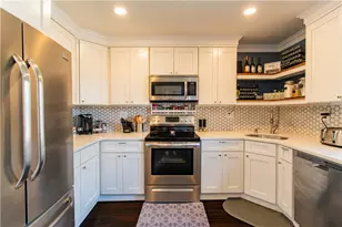 627 Tulip Dr, New Brighton, PA 15066 - Photo 9