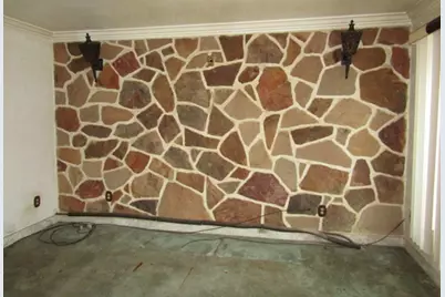 219 Camp Ave, Braddock, PA 15104 - Photo 11