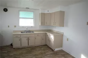 823 Crest Ave, Charleroi Boro, PA 15022 - Photo 11