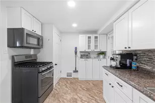 112 Leon Rd, Green Tree, PA 15220 - Photo 13