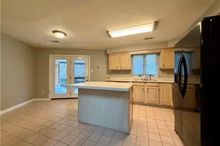 206 Queens Ct, North Strabane, PA 15317 - Photo 7