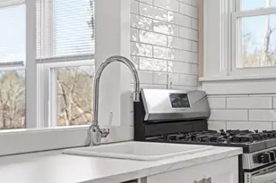 4060 Cambronne St, Pittsburgh, PA 15212 - Photo 9