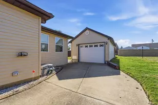 2355 Calvert St, Aliquippa, PA 15001 - Photo 3