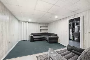 620 Sara Ln, Pittsburgh, PA 15147 - Photo 19