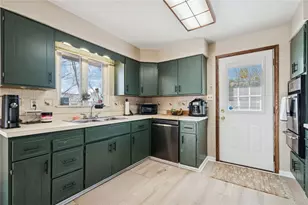 126 Mt Odin Dr, Hempfield Township, PA 15601 - Photo 7