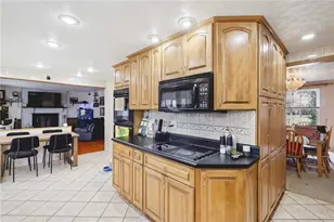 114 Tangleview Dr, White Oak, PA 15131 - Photo 11