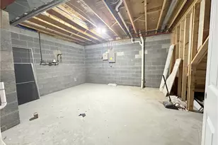 815 Village Dr, Pittsburgh, PA 15237 - Photo 25
