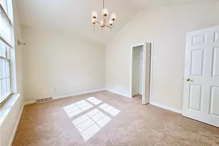 815 Village Dr, Pittsburgh, PA 15237 - Photo 15