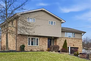 453 Amherst Ave, Moon/Crescent Twp, PA 15108 - Photo 3