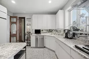 918 S Aiken Ave, Pittsburgh, PA 15232 - Photo 17