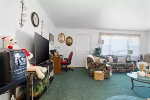 908 15th St, Forward Township, PA 15037 - Photo 9