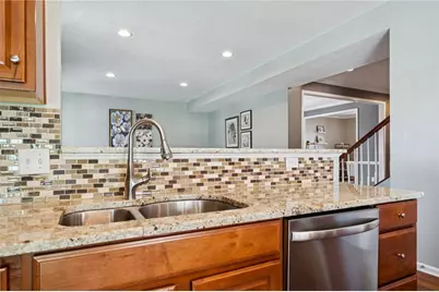 2002 Zoe Ln, Hempfield Township, PA 15601 - Photo 15